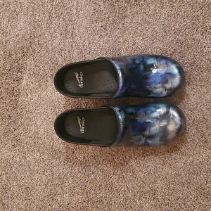 dansko clogs